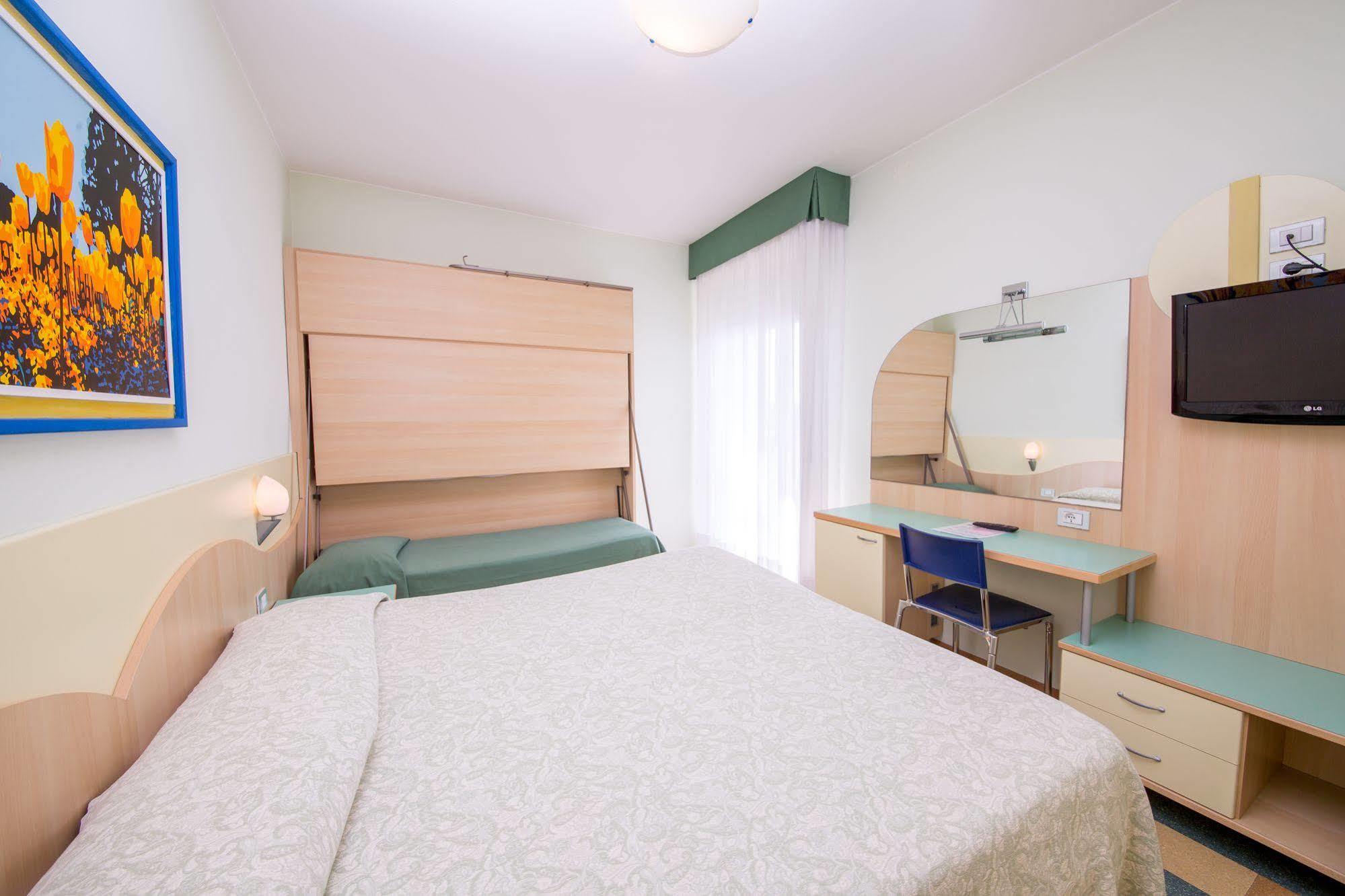 Hotel Nember Lido di Jesolo Ngoại thất bức ảnh